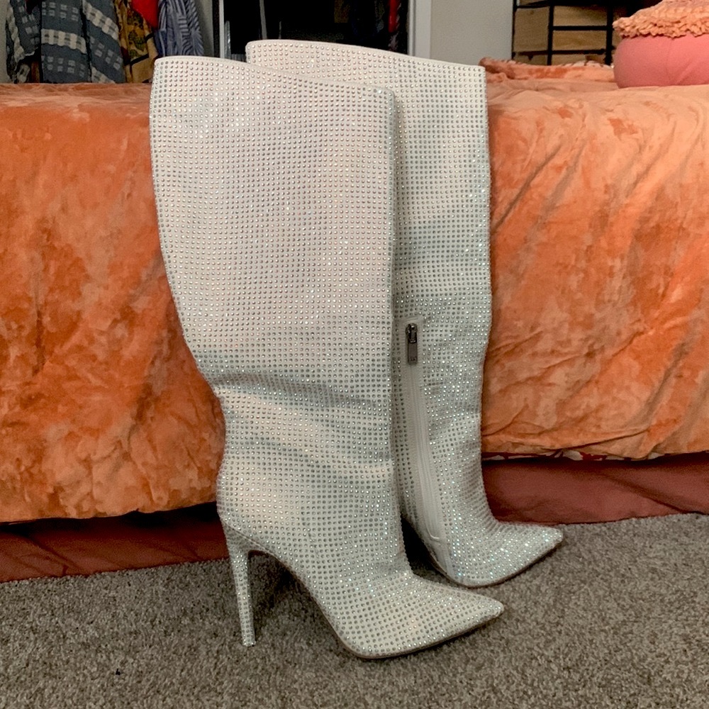 Jennifer Lopez Heeled Boots -Glitter Knee High Cowgirl White